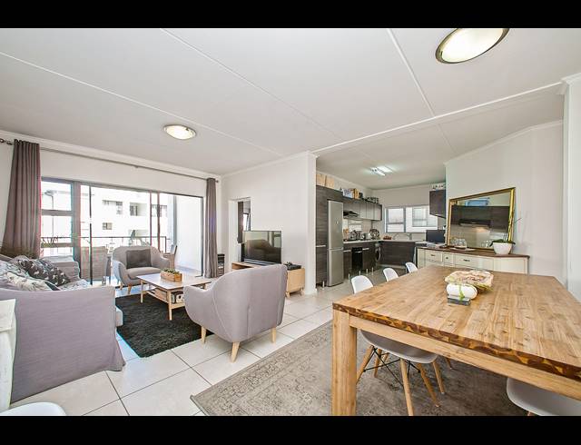 3 BEDROOM APARTMENT FOR SALE IN BRYANSTON